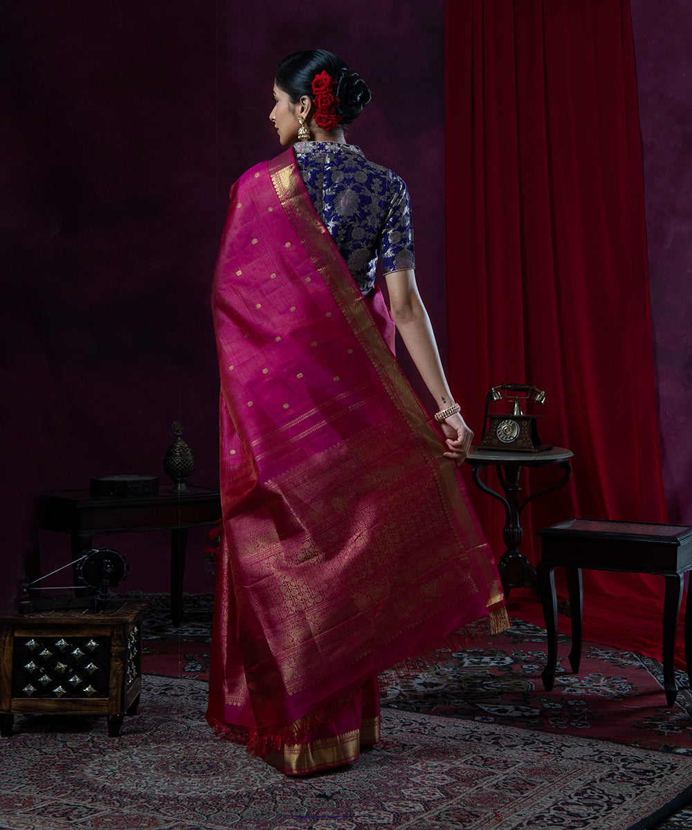 Rani_Pink_Handloom_Vaira_Oosi_Pure_Zari_Kanjivaram_Pure_Silk_Saree_WeaverStory_03