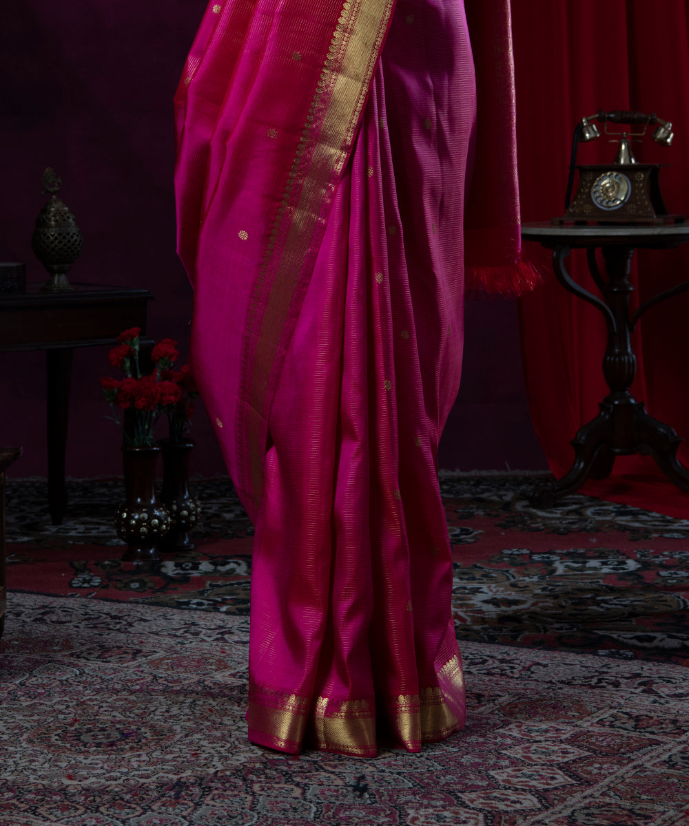 Rani_Pink_Handloom_Vaira_Oosi_Pure_Zari_Kanjivaram_Pure_Silk_Saree_WeaverStory_04