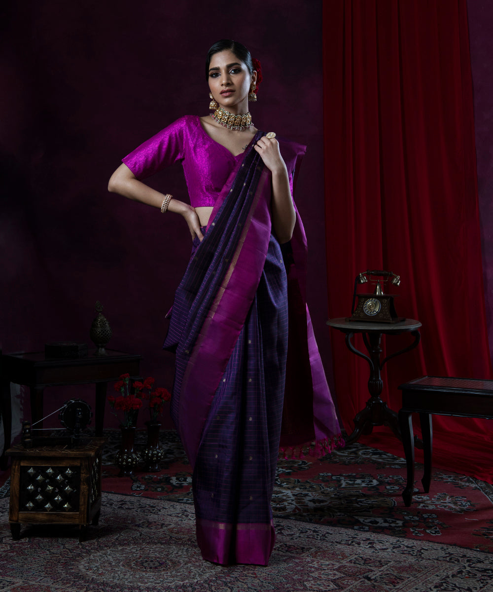 Handloom_Dark_Purple_And_Pink_Checks_Kanjivaram_Silk_Saree_WeaverStory_02