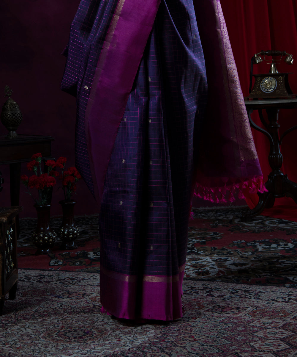 Handloom_Dark_Purple_And_Pink_Checks_Kanjivaram_Silk_Saree_WeaverStory_04