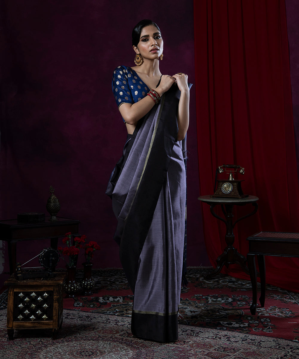 Handloom_Blue_Checks_Pure_Silk_Kanjivaram_Saree_With_Plain_Border_WeaverStory_02