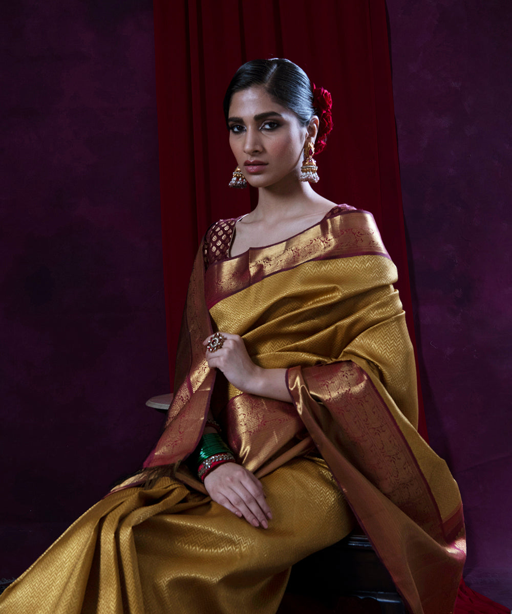 Mustard_And_Gold_Handloom_Pure_Zari_Kanjivaram_Silk_Saree_WeaverStory_01