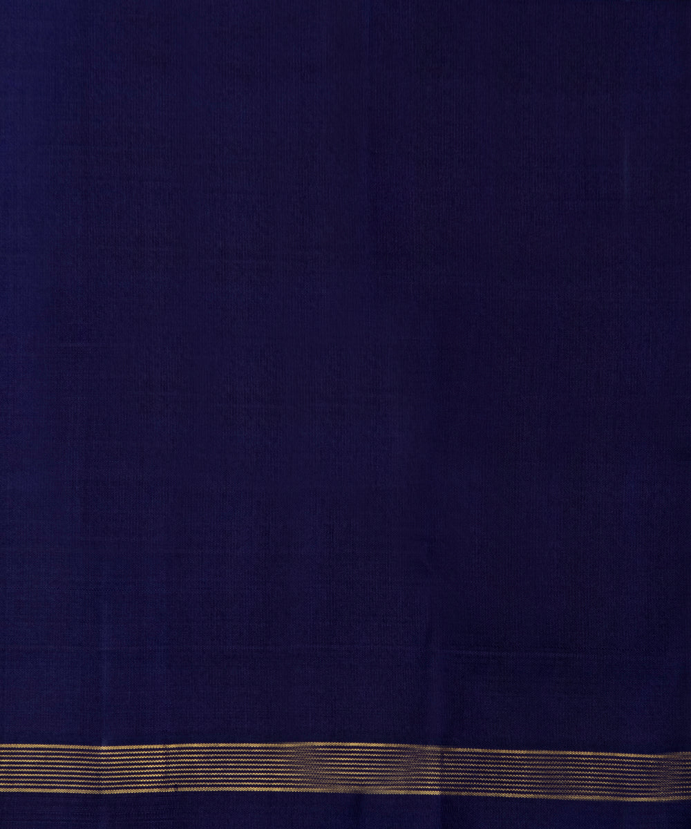 Handloom_Mauve_Pure_Silk_Kanjivaram_Saree_And_Plain_Blue_Border_WeaverStory_05