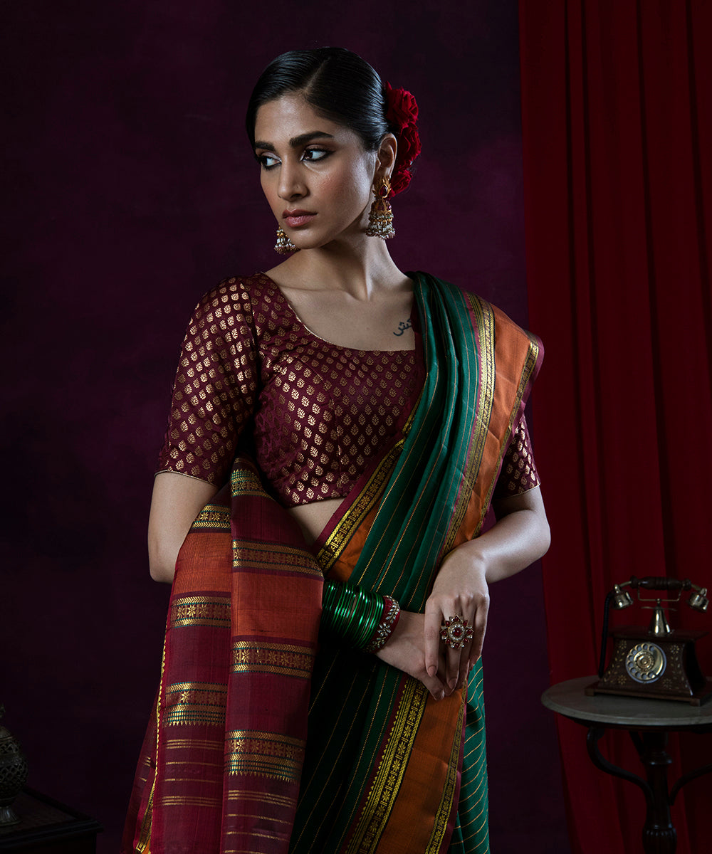 Handloom_Emerald_Green_Striped_Pure_Silk_Kanjivaram_Saree_With_Rust_Border_WeaverStory_01