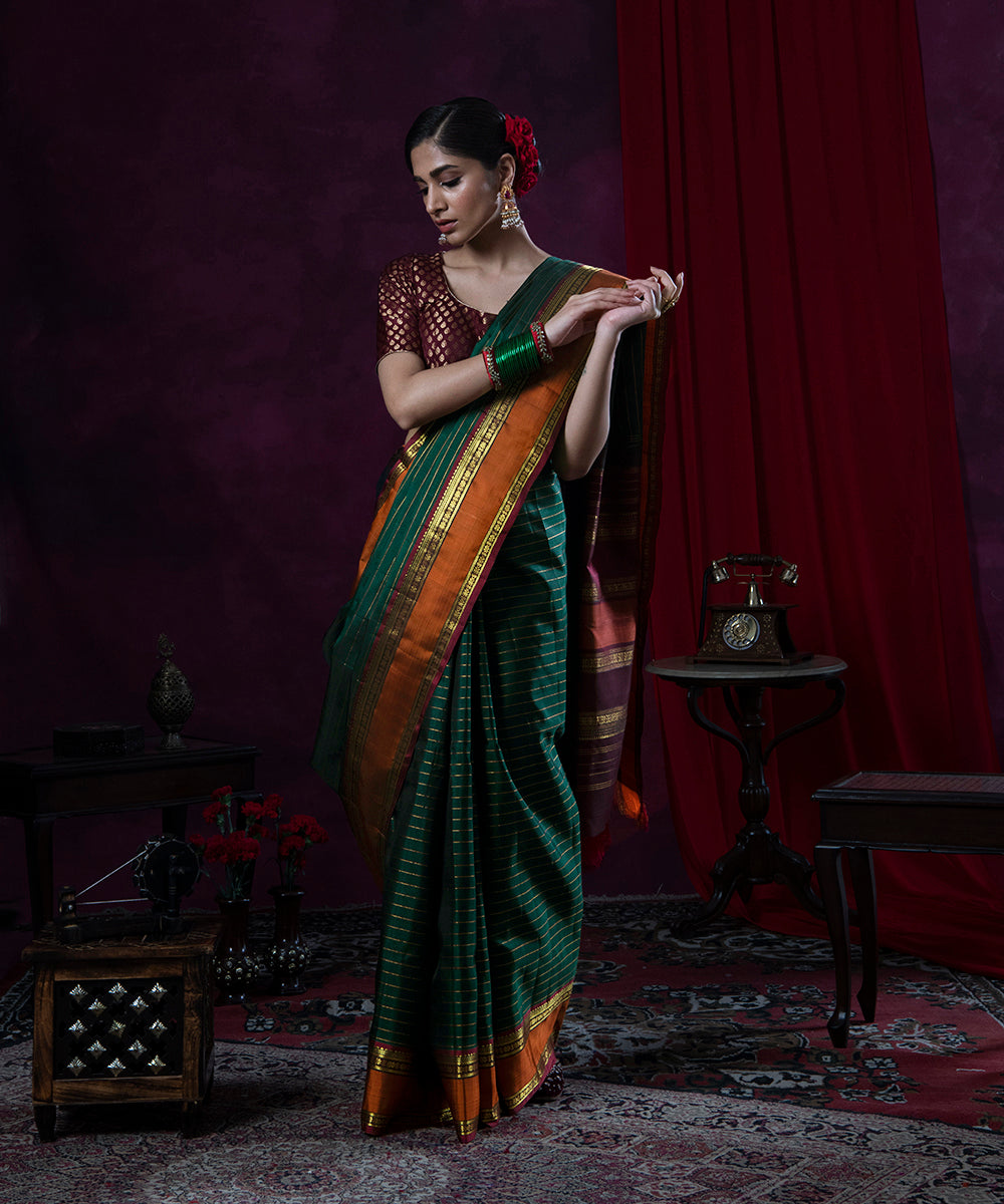 Handloom_Emerald_Green_Striped_Pure_Silk_Kanjivaram_Saree_With_Rust_Border_WeaverStory_02
