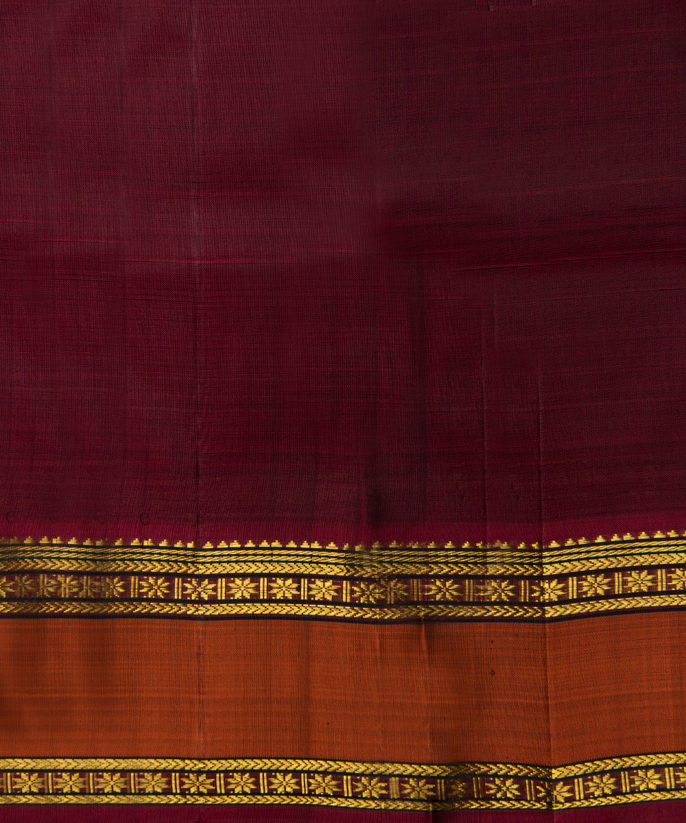 Handloom_Emerald_Green_Striped_Pure_Silk_Kanjivaram_Saree_With_Rust_Border_WeaverStory_05