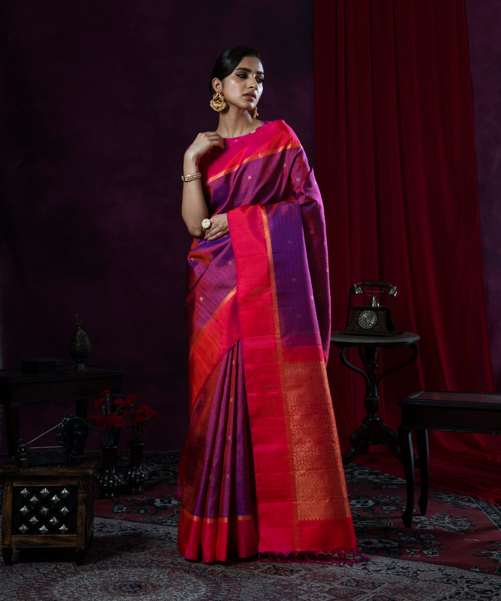 Pink_And_Purple_Handloom_Dual_Tone_Checks_Pure_Silk_Kanjivaram_Saree_With_Annapakshi_Motifs_WeaverStory_02