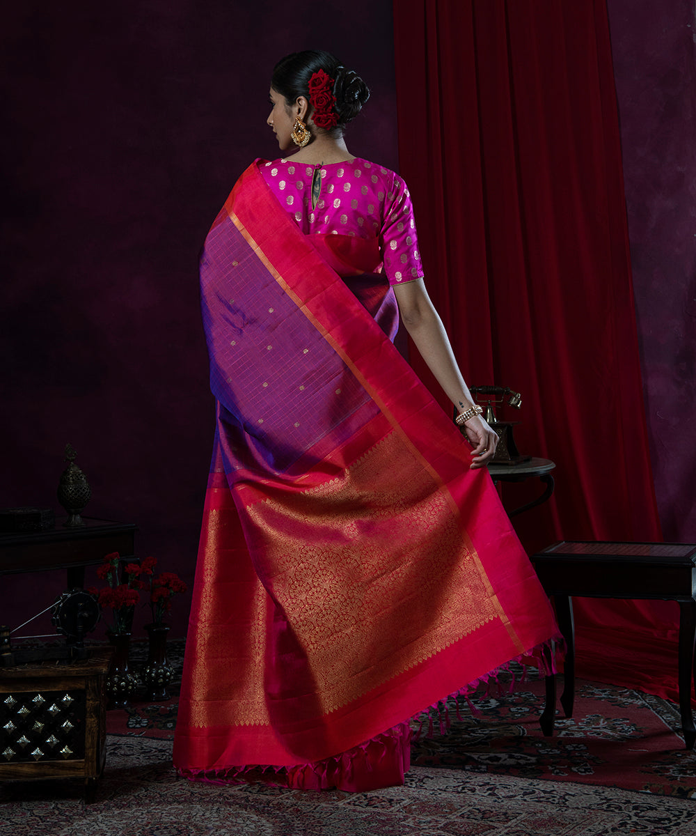 Pink_And_Purple_Handloom_Dual_Tone_Checks_Pure_Silk_Kanjivaram_Saree_With_Annapakshi_Motifs_WeaverStory_03