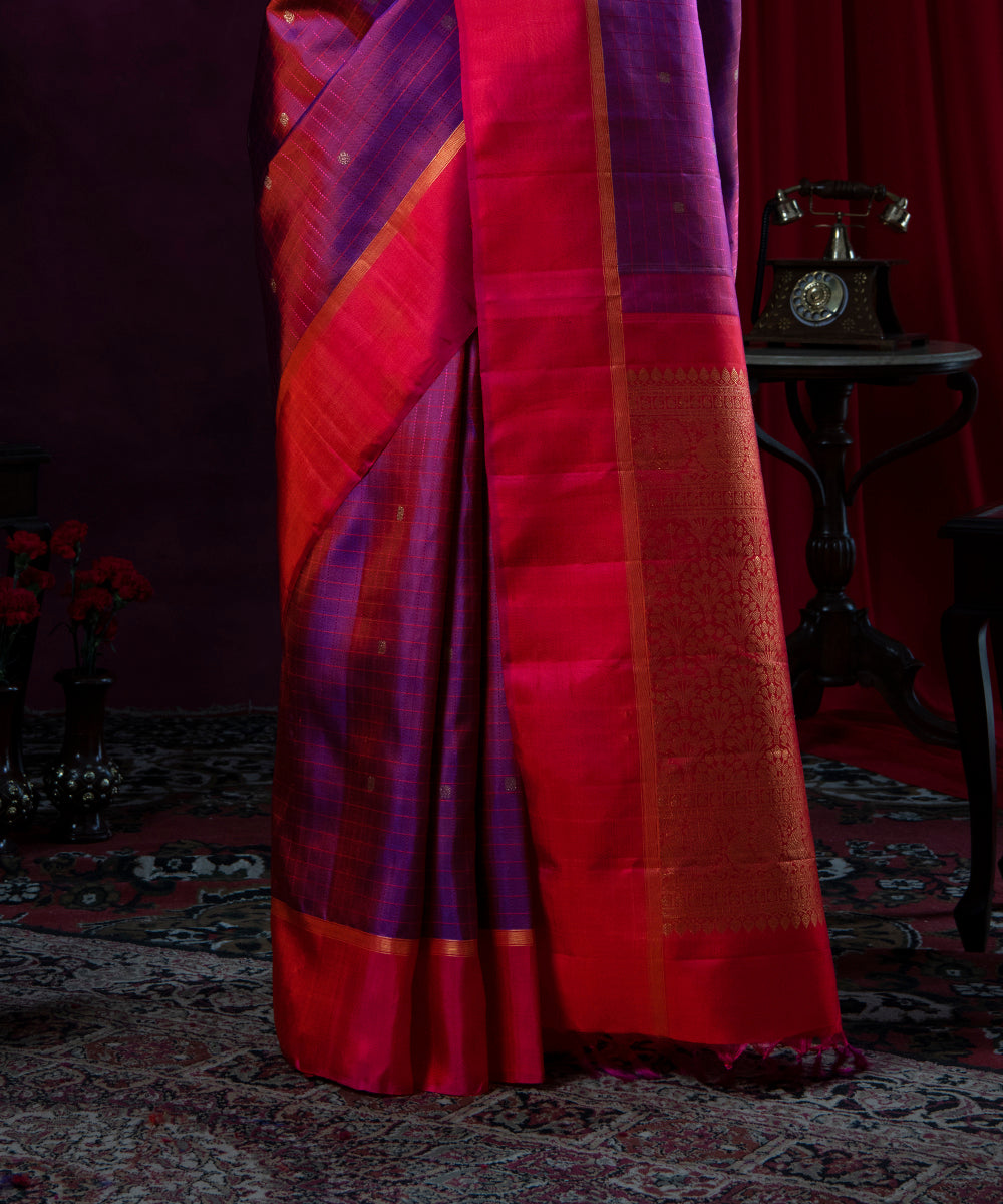 Pink_And_Purple_Handloom_Dual_Tone_Checks_Pure_Silk_Kanjivaram_Saree_With_Annapakshi_Motifs_WeaverStory_04
