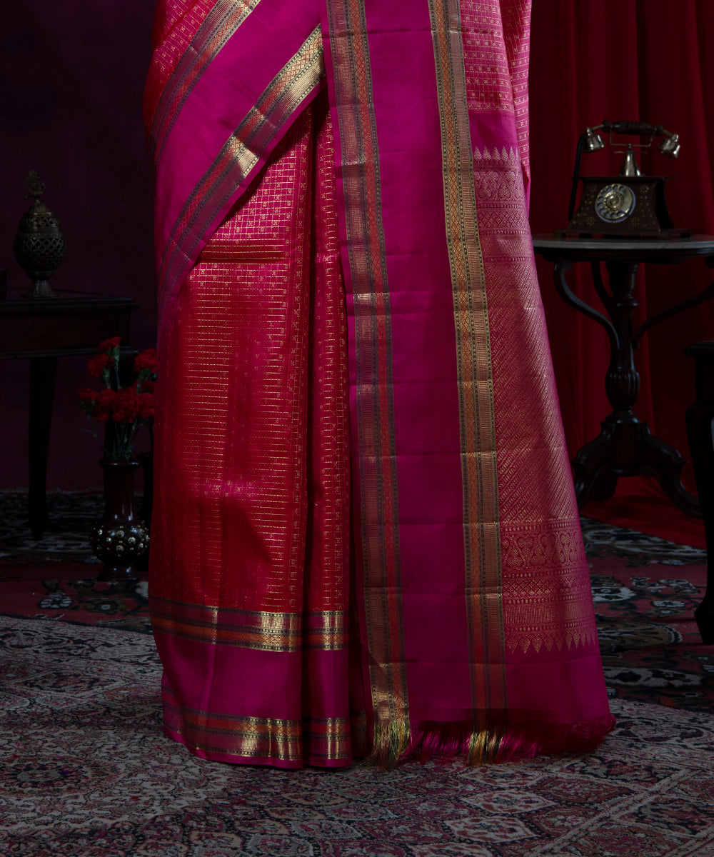 Handloom_Pink_Pure_Zari_and_Pure_Silk_Kanjivaram_Saree_WeaverStory_04