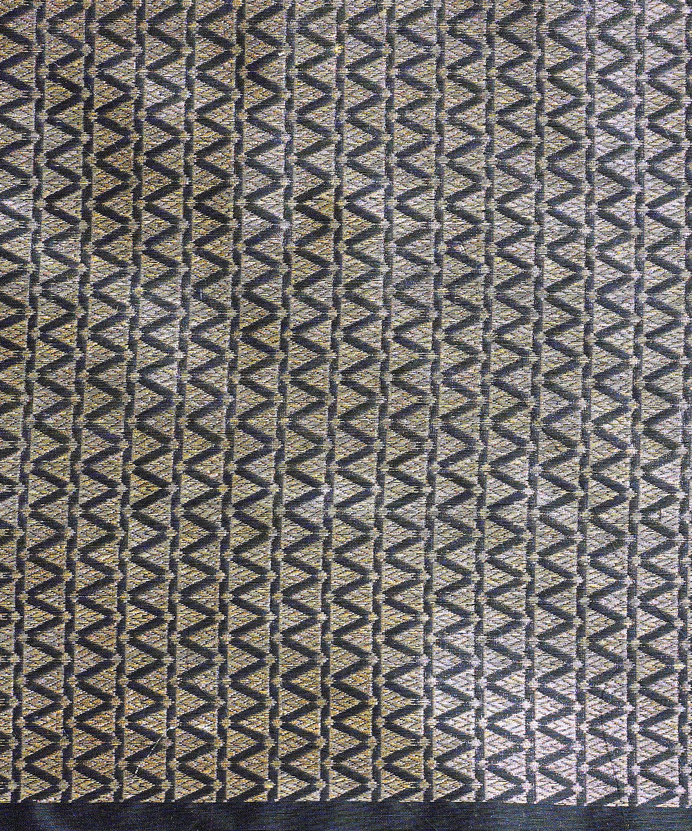 Handloom_Black_Pure_Katan_Silk_Banarasi_Saree_With_Silver_Meenakari_Border_And_Konia_Pallu_WeaverStory_05