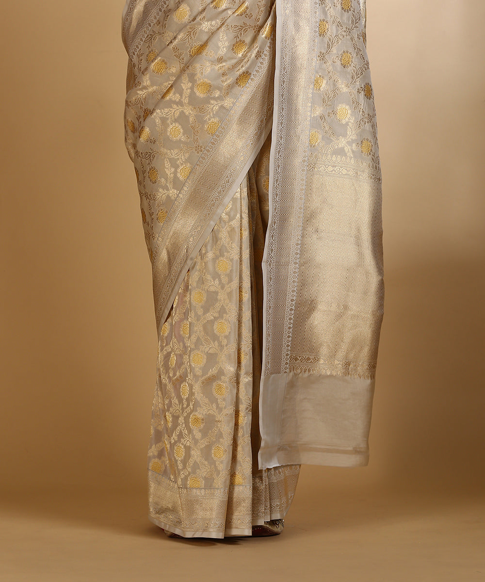 Handloom_Tusser_Beige_Katan_Georgette_Banarasi_Saree_With_Floral_Jaal_And_Yellow_Meenakari_WeaverStory_04