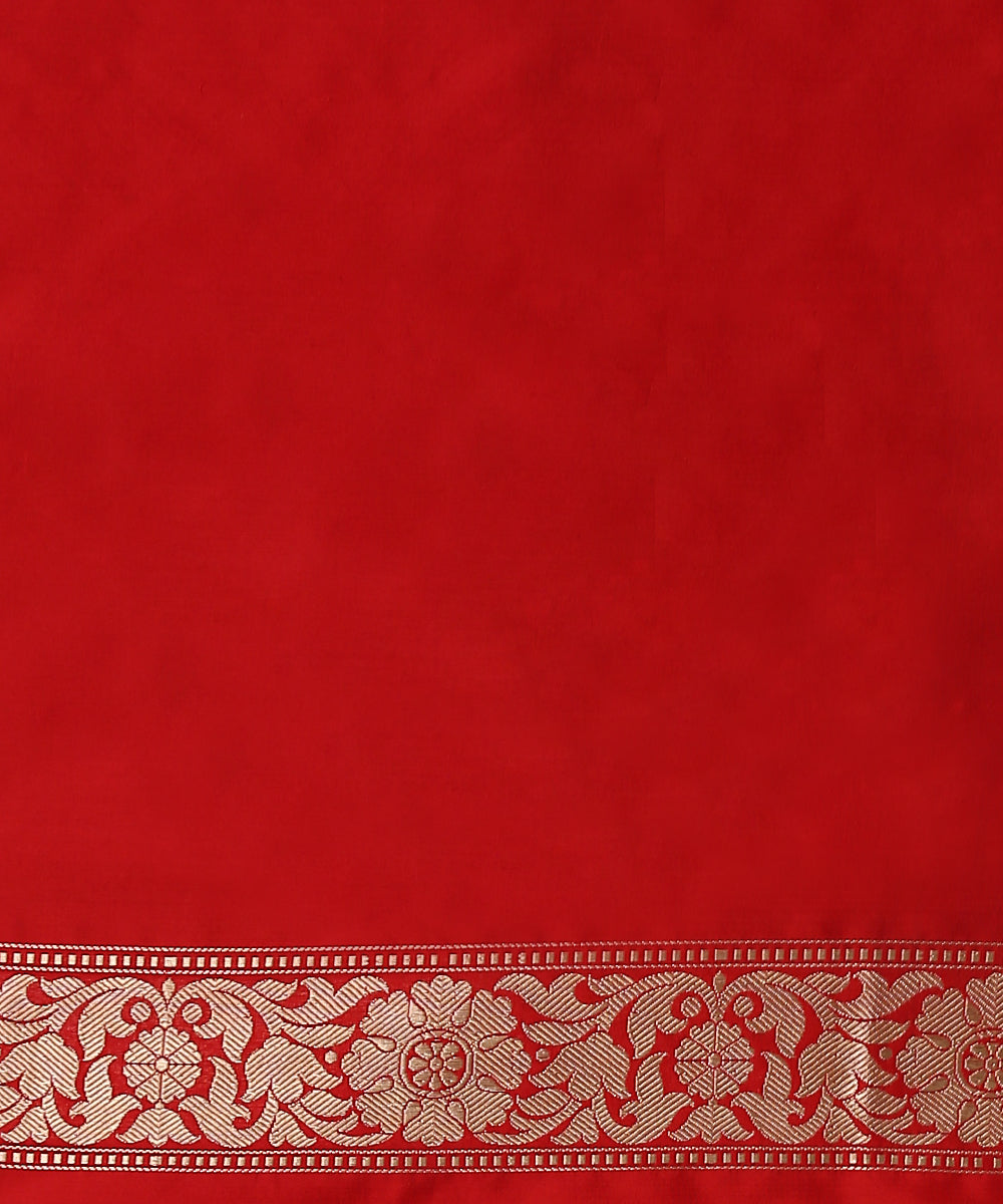 Handloom_Red_Pure_Katan_Silk_Banarasi_Saree_With_Broad_Zari_Border_WeaverStory_05