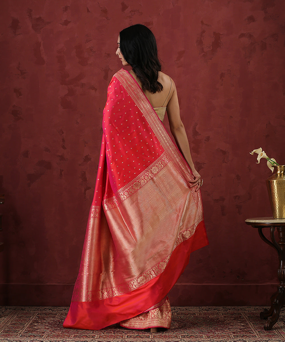 Pink_And_Orange_Handloom_Pure_Katan_Silk_Banarasi_Saree_With_Broad_Zari_Border_WeaverStory_03