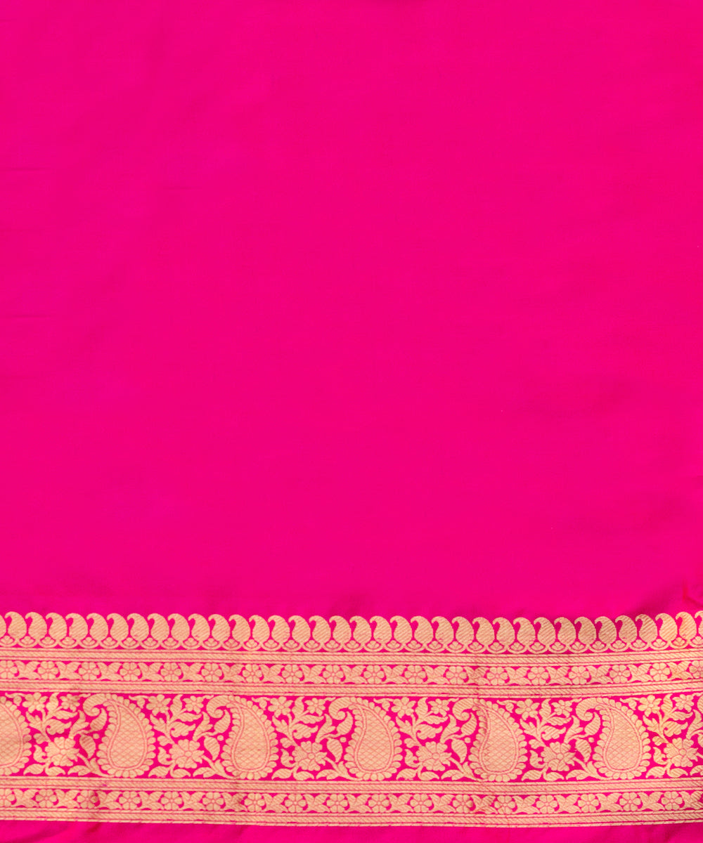 Red_And_Gold_Handloom_Pure_Katan_Silk_Banarasi_Rangkaat_Saree_with_Aada_Jaal_WeaverStory_05