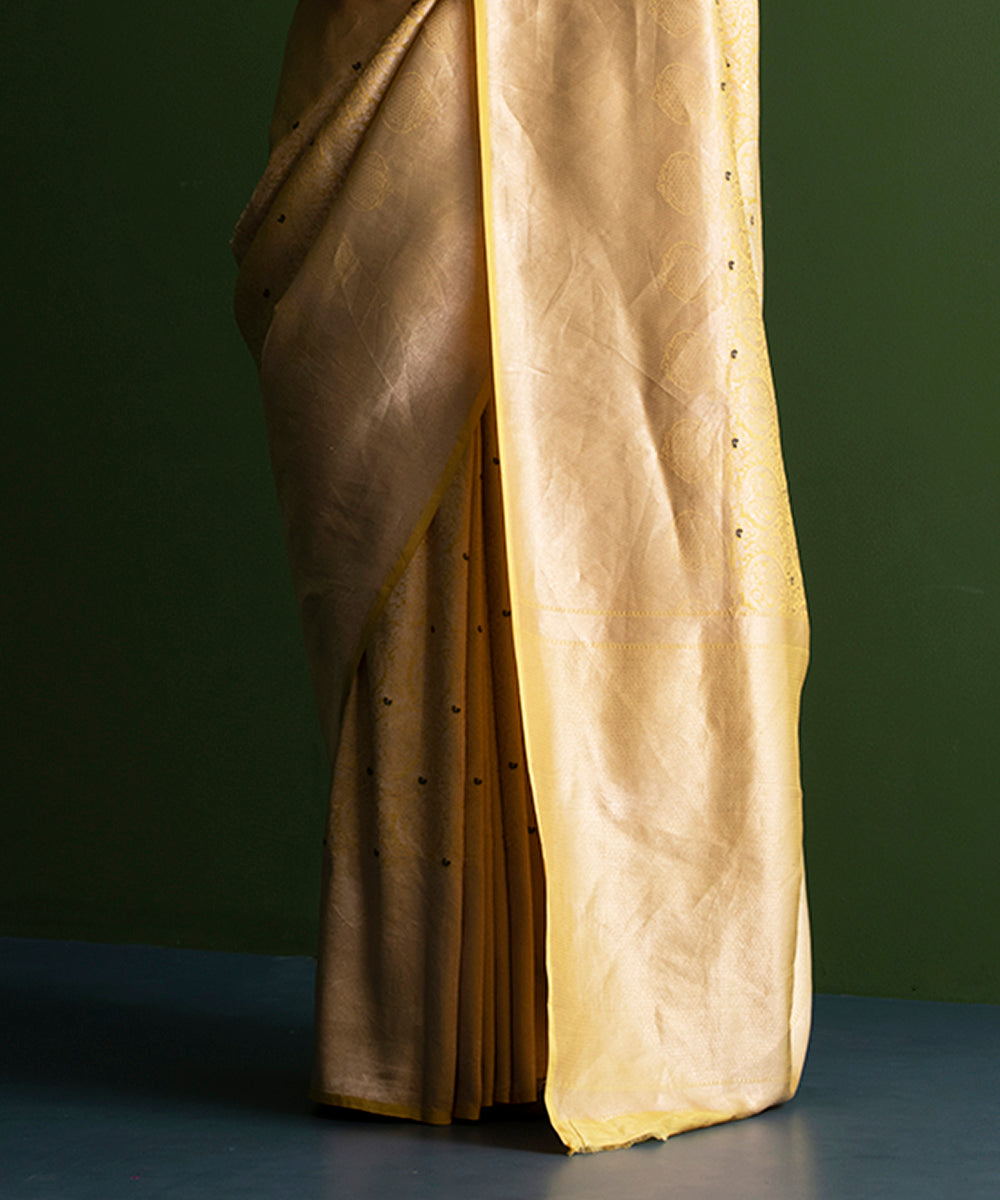 Handloom_Yellow_Pure_Katan_Silk_Kimkhab_Banarasi_Saree_With_Broad_Border_WeaverStory_04