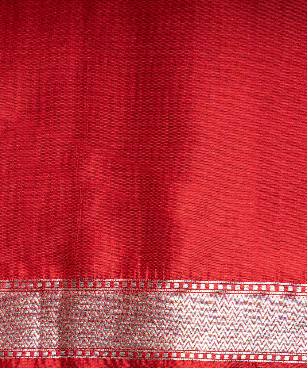 Red_Handloom_Pure_Katan_Silk_Kimkhab_Shikargah_Banarasi_Saree_with_Broad_Border_WeaverStory_05