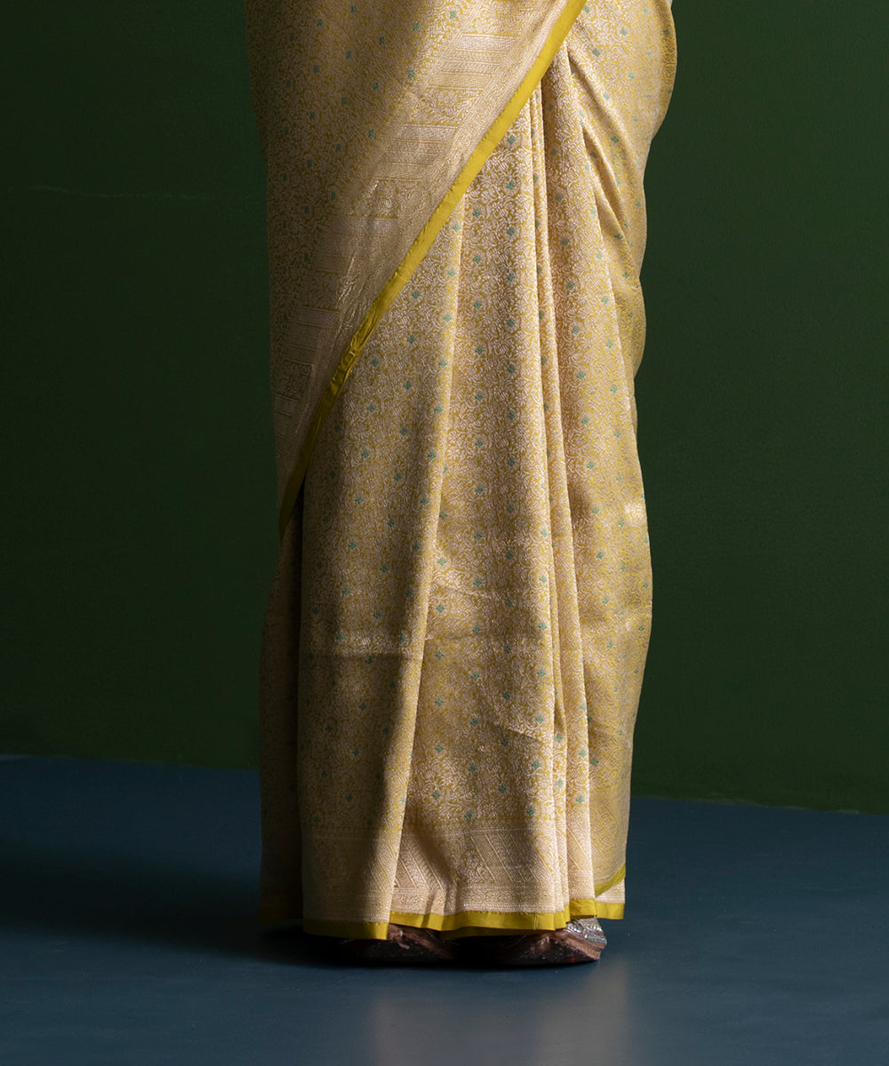 Handloom_Yellow_Kimkhab_Pure_Katan_Silk_Banarasi_Saree_With_Sea_Green_Meenakari_WeaverStory_04