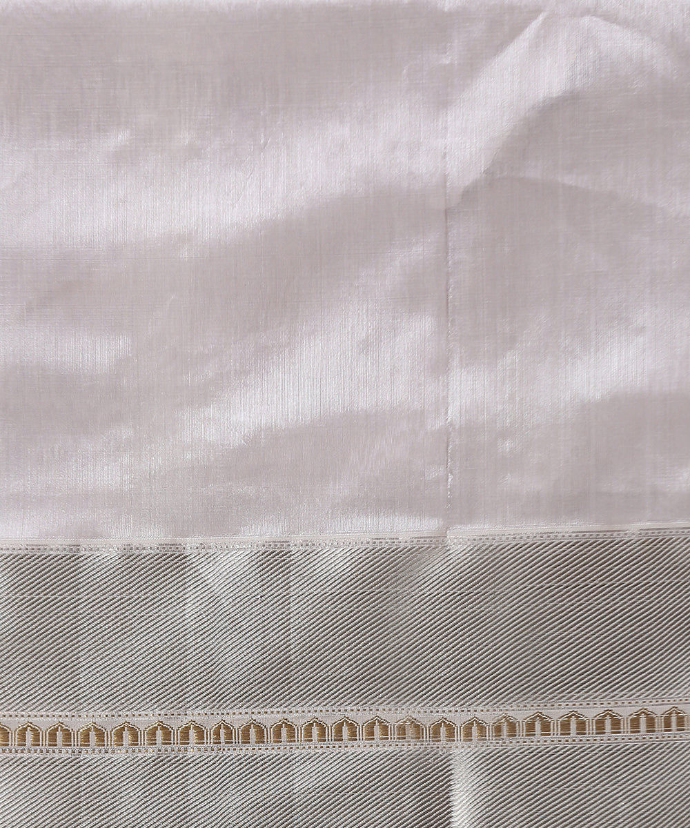 Handloom_Light_Lavender_Chanderi_Silk_Saree_With_Silver_And_Gold_Zari_Broad_Border_WeaverStory_05