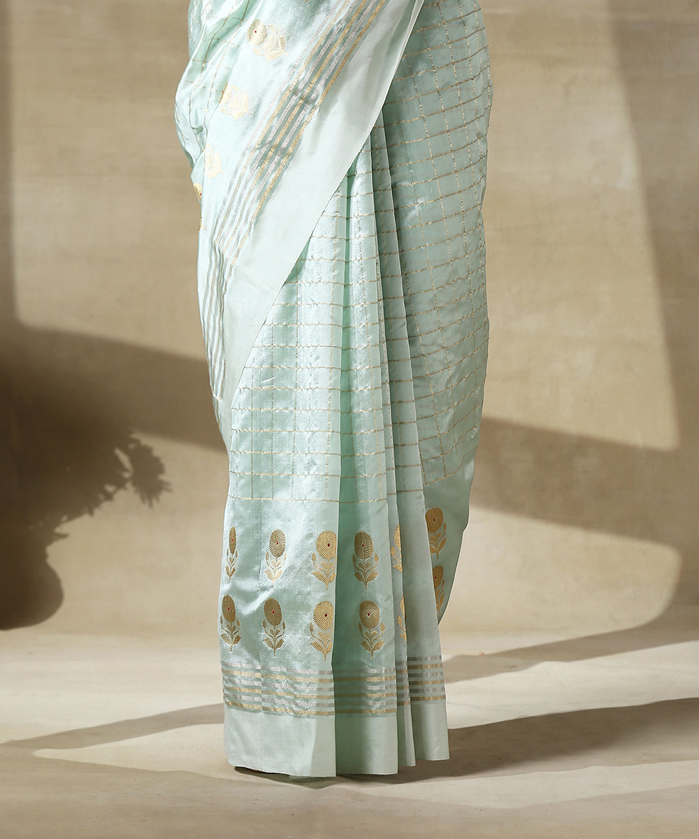 Handloom_Light_Green_Chanderi_Silk_Saree_With_Zari_Checks_And_Flower_Motifs_WeaverStory_04