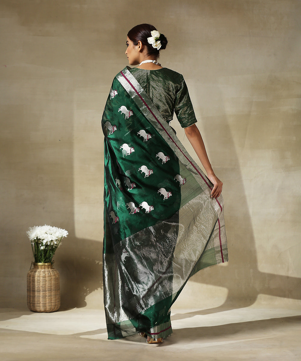 Handloom_Emerald_Green_Chanderi_Silk_Saree_With_Nandi_Motif_In_Silver_Zari_WeaverStory_03