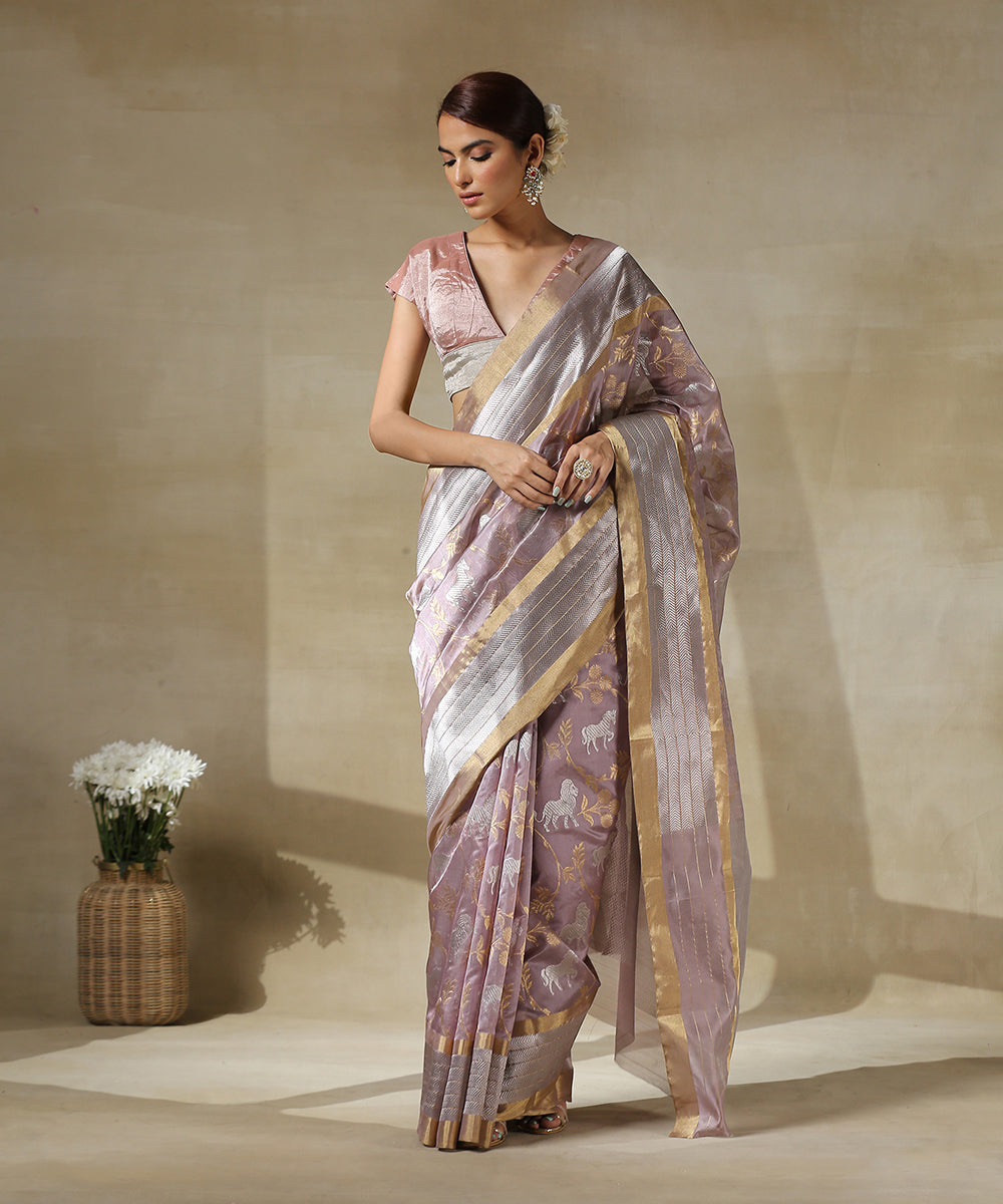 Light_Mauve_Handloom_Chanderi_Silk_Saree_With_Lion_And_Deer_Motifs_WeaverStory_02