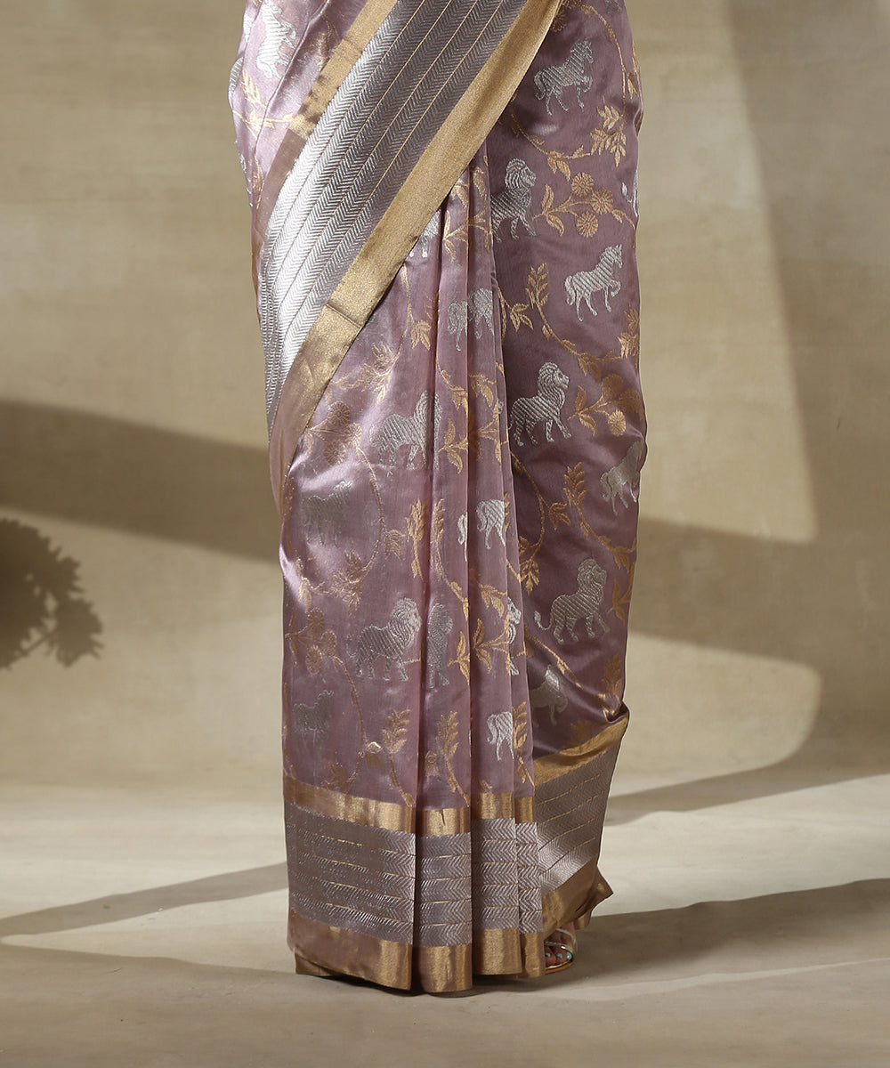 Light_Mauve_Handloom_Chanderi_Silk_Saree_With_Lion_And_Deer_Motifs_WeaverStory_04
