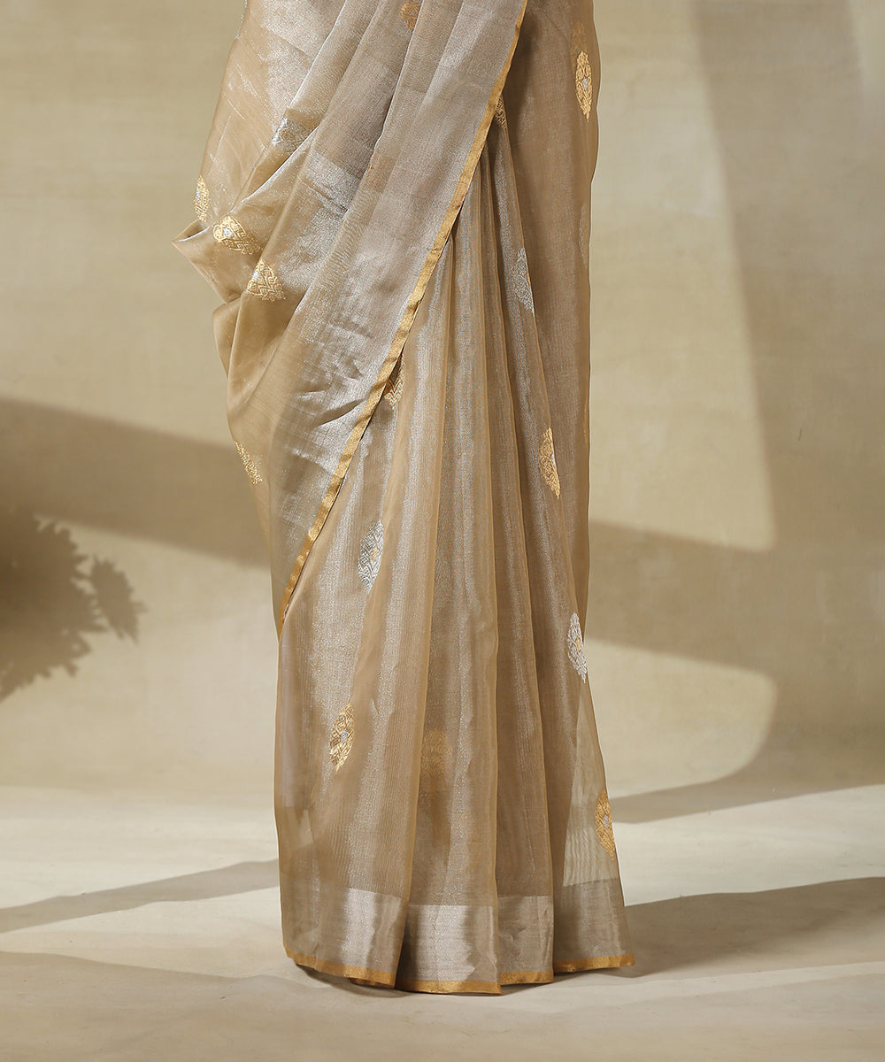 Beige_And_Silver_Handloom_Tissue_Chanderi_Saree_With_Silver_Booti_WeaverStory_04