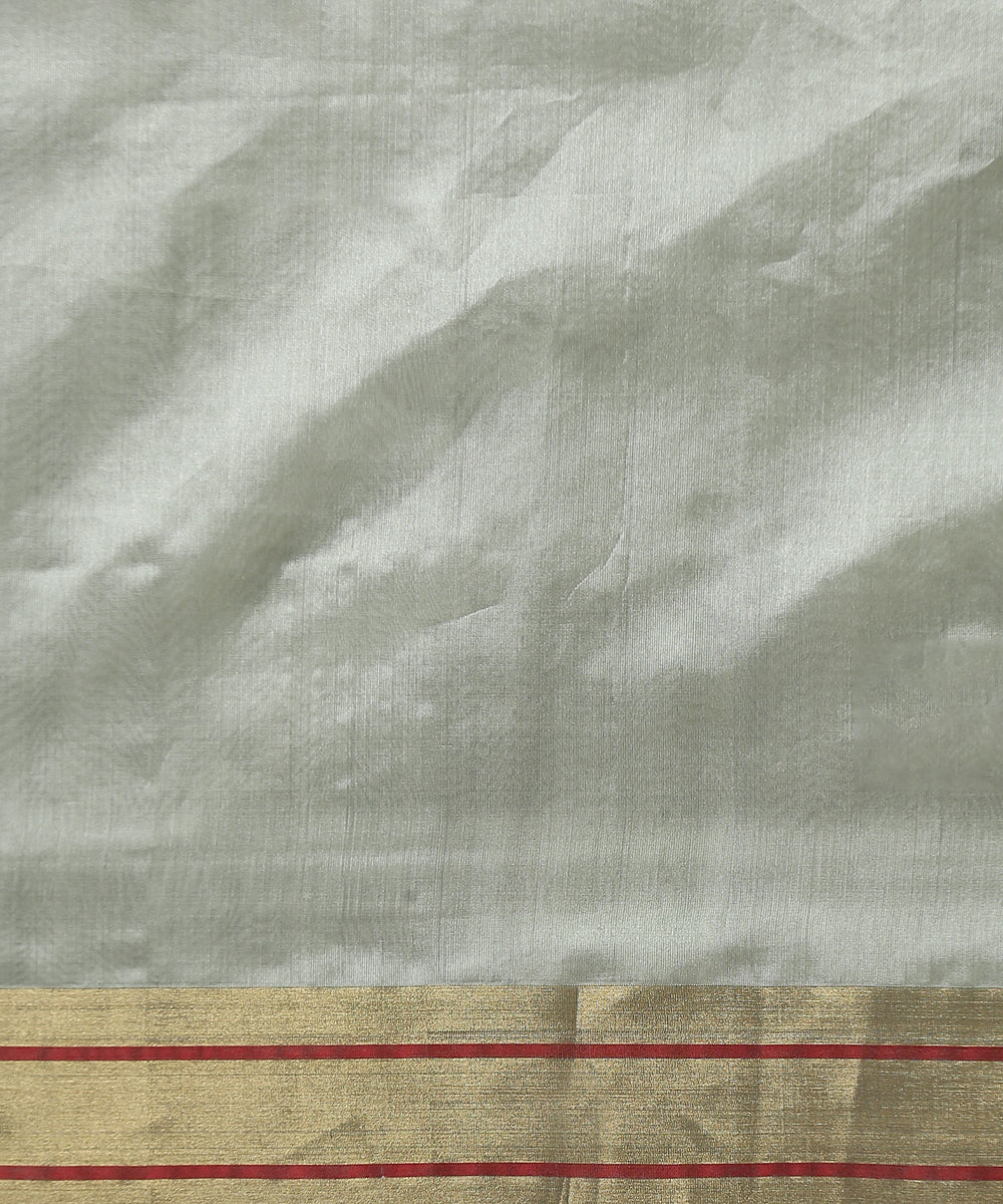 Green_Handloom_Chanderi_Silk_Saree_With_Silver_Zari_Three_Flower_Motif_With_Champagne_Zari_Border_WeaverStory_05