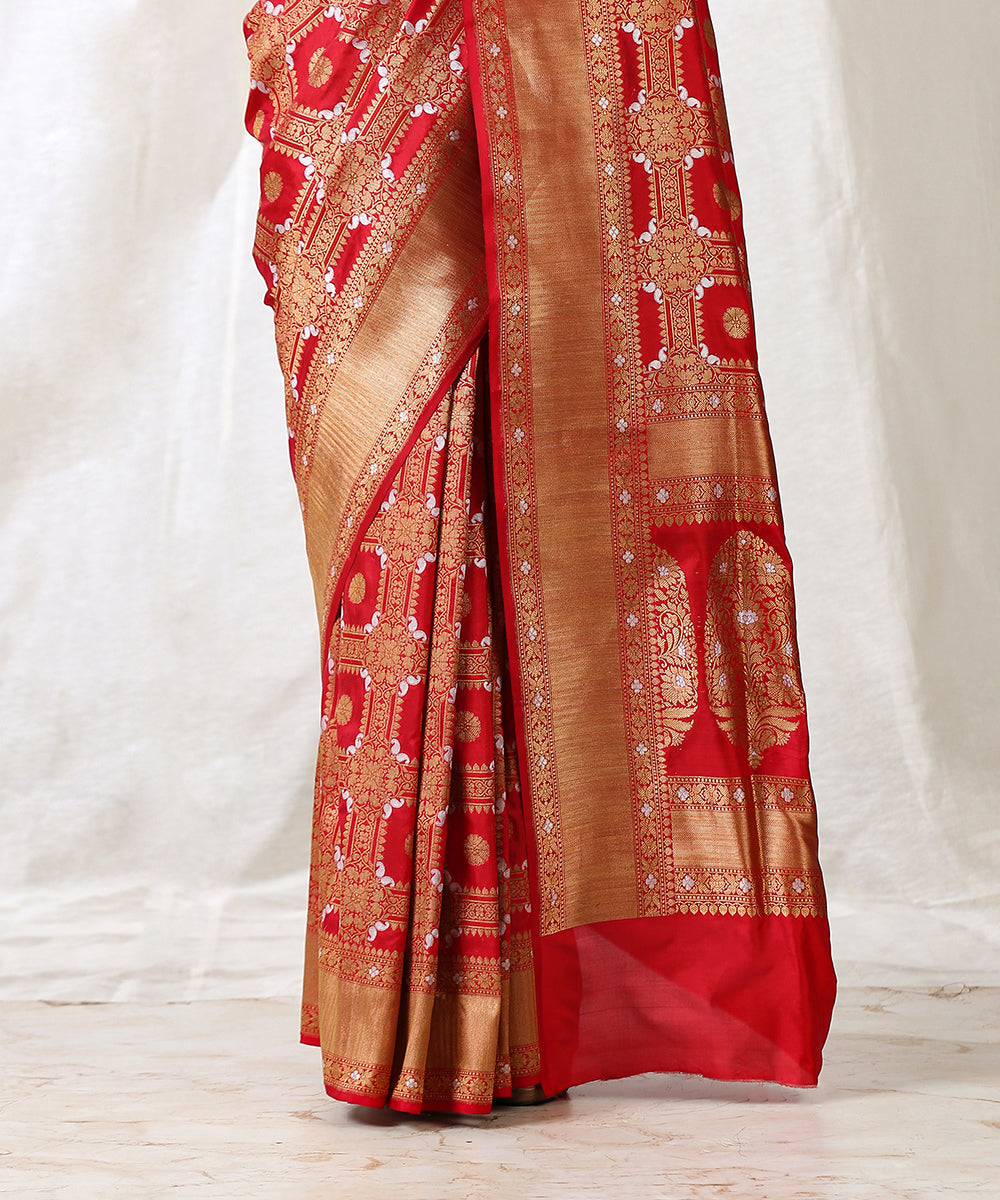 Red_Handloom_Pure_Katan_Silk_Banarasi_Saree_with_Square_Cutwork_Jaal_WeaverStory_04