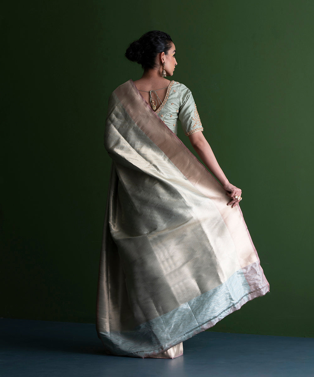 Handloom_Pista_Pure_Katan_Silk_Kimkhab_Banarasi_Saree_With_Pink_Kadhiyal_Border_WeaverStory_03