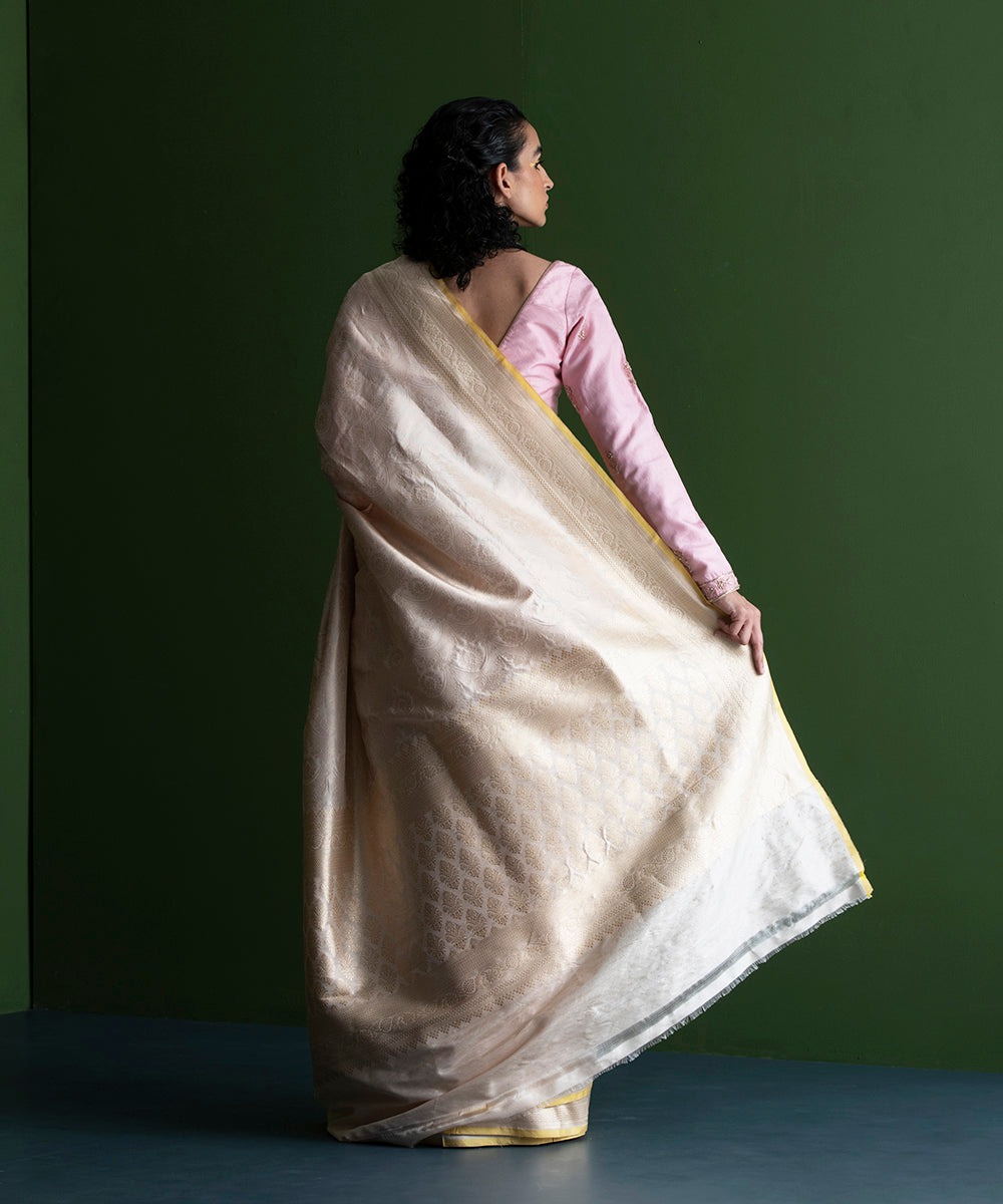 Golden_Handloom_Tanchoi_Pure_Katan_Silk_Banarasi_Saree_With_Mustard_Selvedge_WeaverStory_03