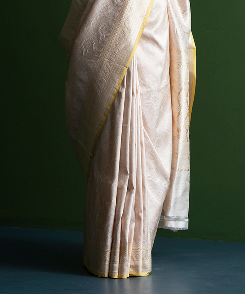 Golden_Handloom_Tanchoi_Pure_Katan_Silk_Banarasi_Saree_With_Mustard_Selvedge_WeaverStory_04