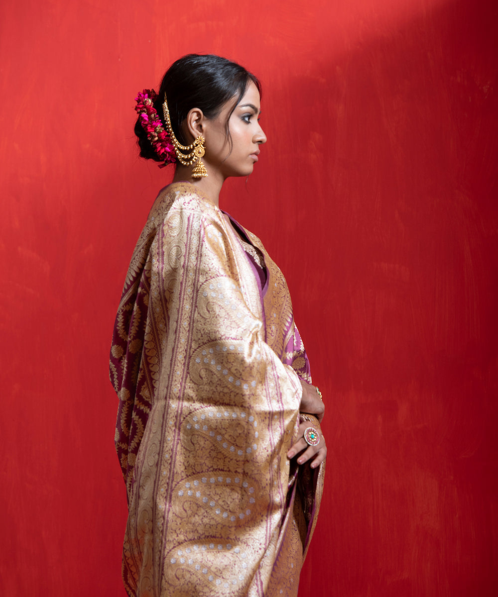 Mauve_Handloom_Pure_Katan_Silk_Banarasi_Saree_With_Kadhwa_Jaal_WeaverStory_01