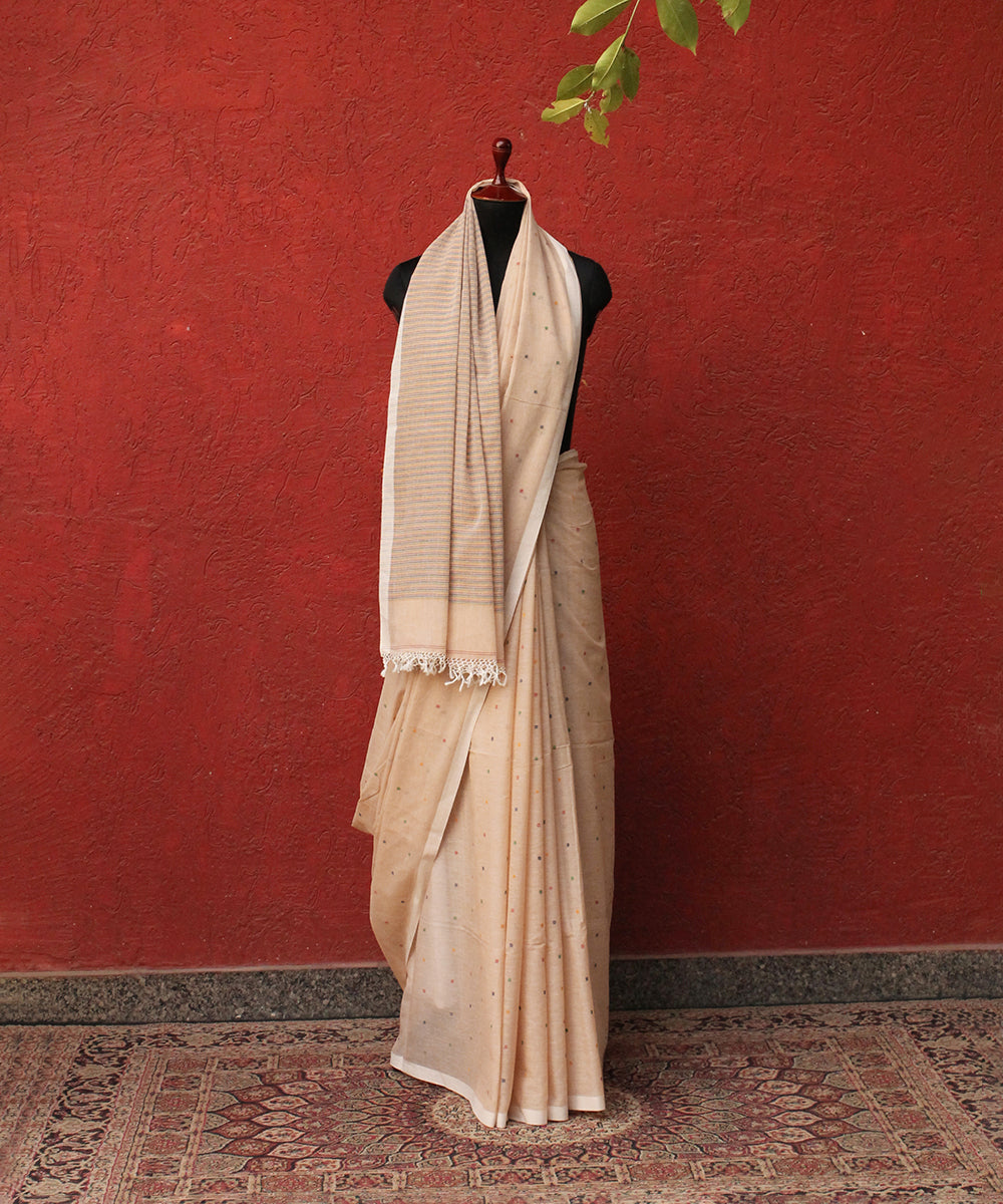 Peach_Handloom_MulMul_Jamdani_Saree_With_Multicolor_Booti_WeaverStory_03