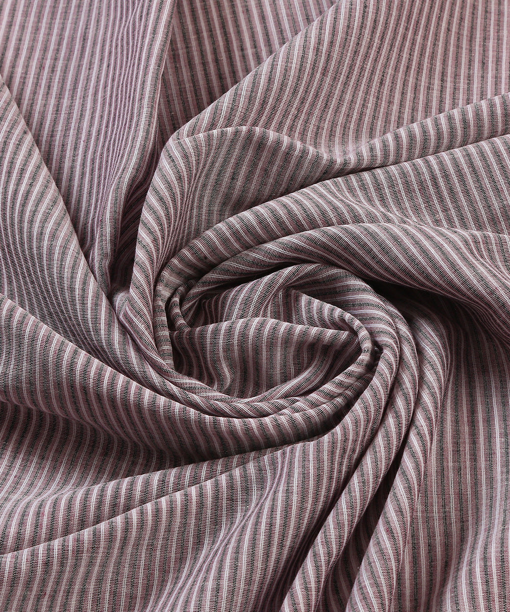 Purple_Handloom_MulMul_Jamdani_saree_With_White_Booti_WeaverStory_06