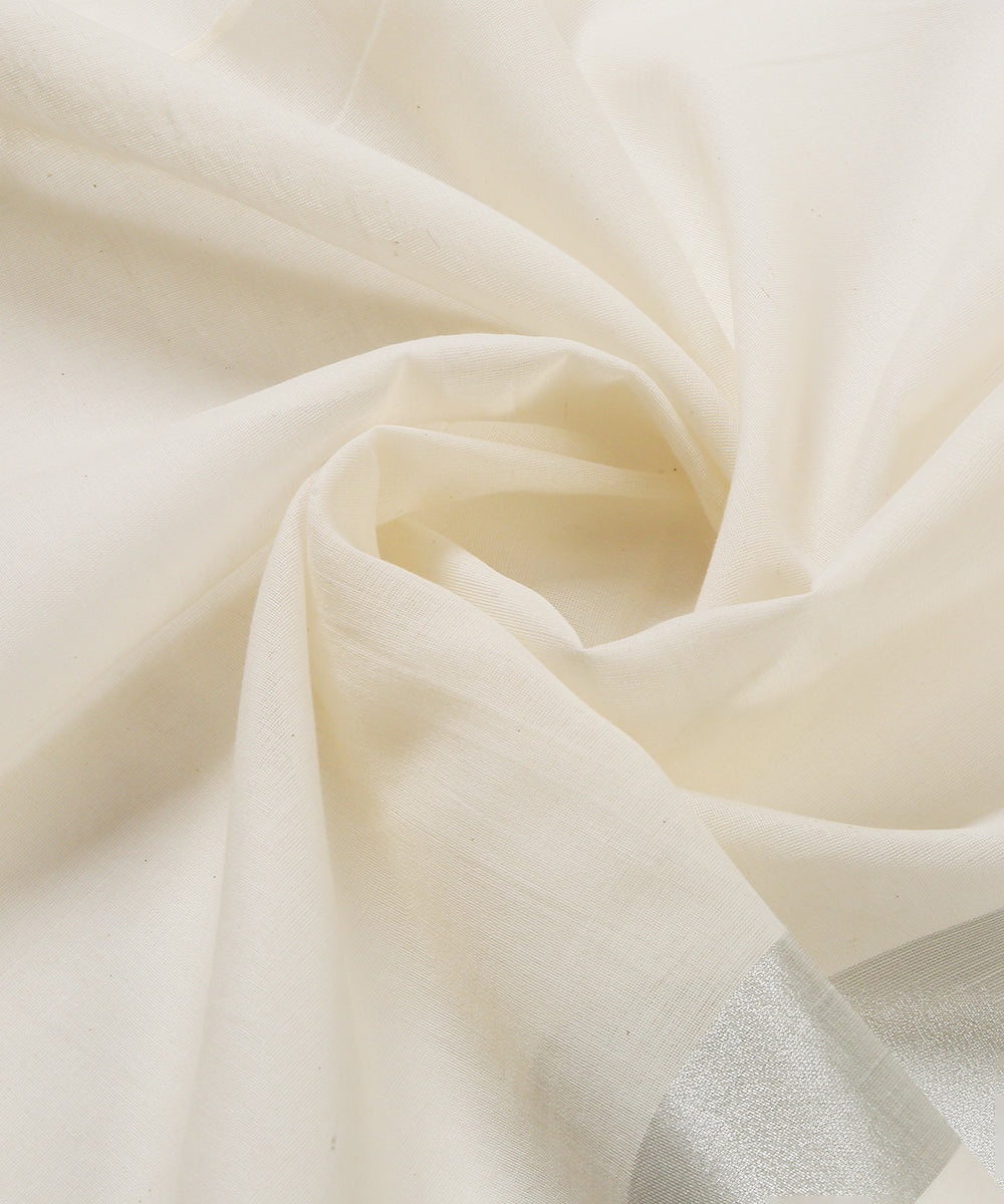 White_Handloom_Cotton_Jamdani_Saree_With_Silver_Border_WeaverStory_06