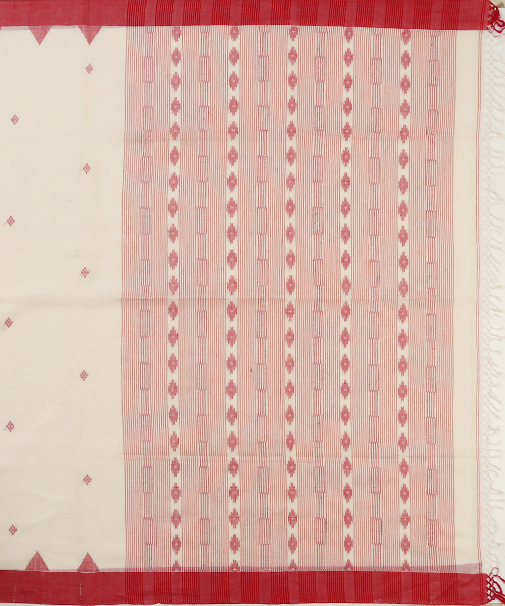 White_Handloom_Cotton_Jamdani_Saree_With_Red_Border_WeaverStory_05