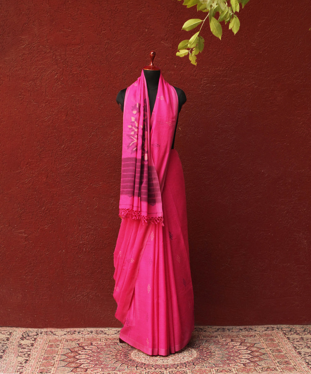 Hot_Pink_Handloom_Cotton_Jamdani_Saree_With_Guldasta_Woven_On_Pallu_WeaverStory_03