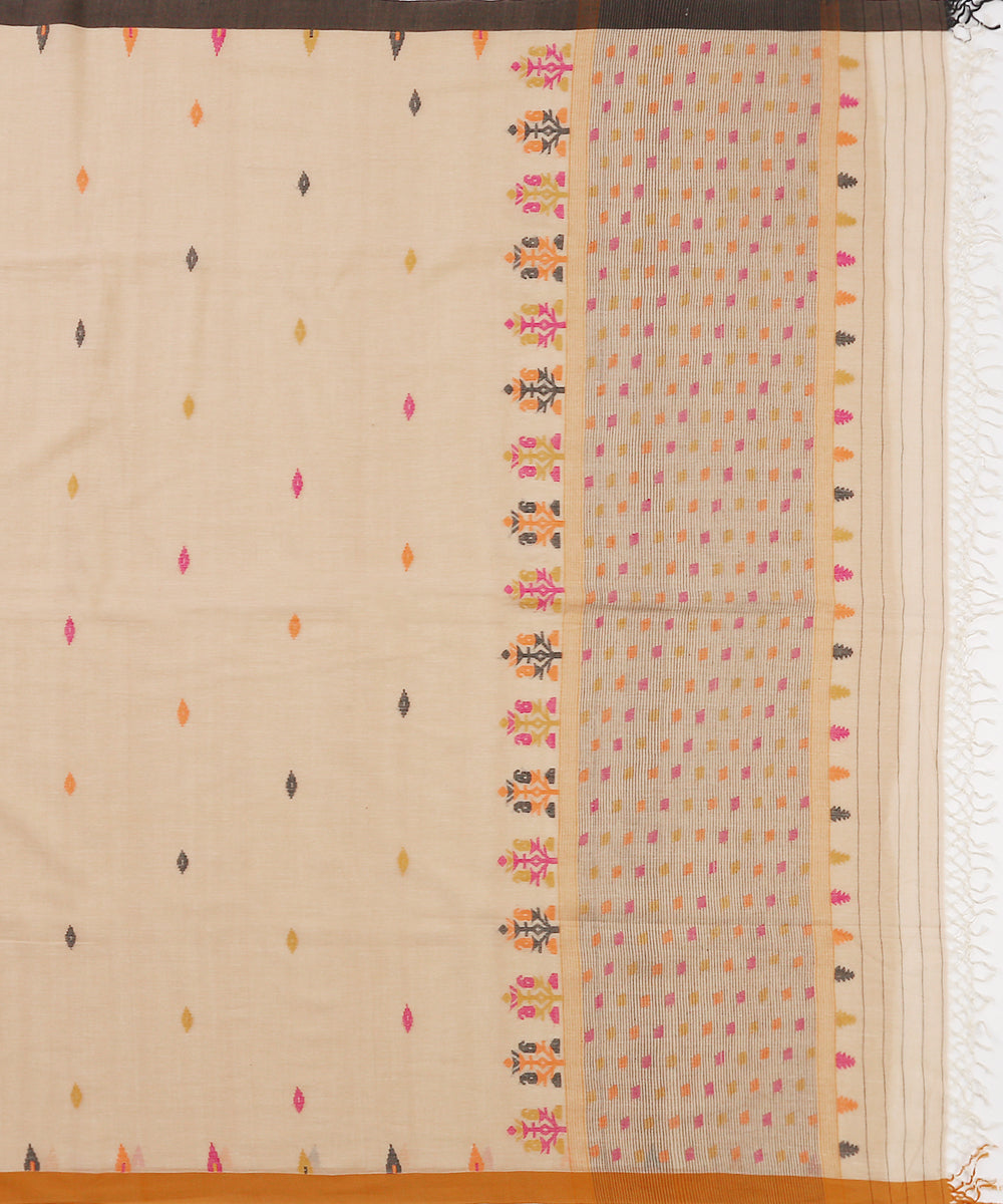 Handloom_Beige_Colour_Cotton_Jamdani_Saree_With_Box_Stripe_Woven_On_Pallu_WeaverStory_05