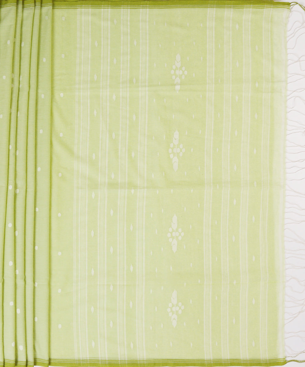 Mint_Green_Handloom_Cotton_Jamdani_Saree_With_White_Polka_Dots_WeaverStory_04