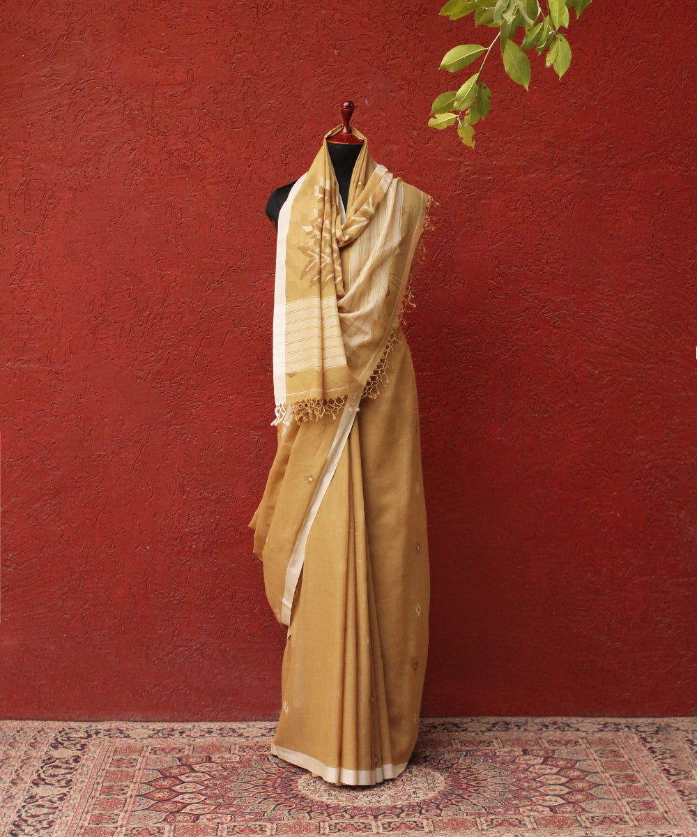 Handloom_Brown_Cotton_Jamdani_Saree_With_Guldasta_Woven_On_Pallu_WeaverStory_03