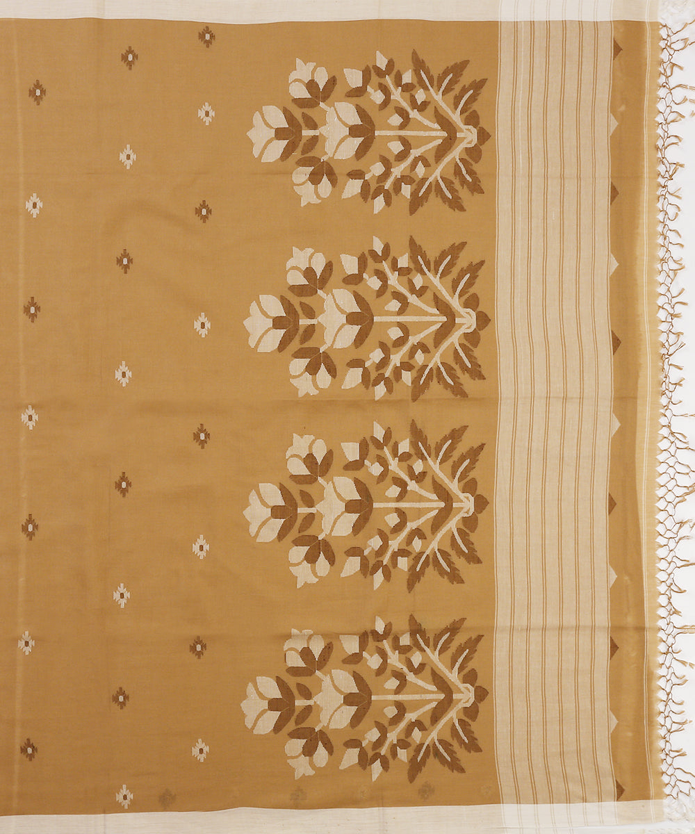 Handloom_Brown_Cotton_Jamdani_Saree_With_Guldasta_Woven_On_Pallu_WeaverStory_05