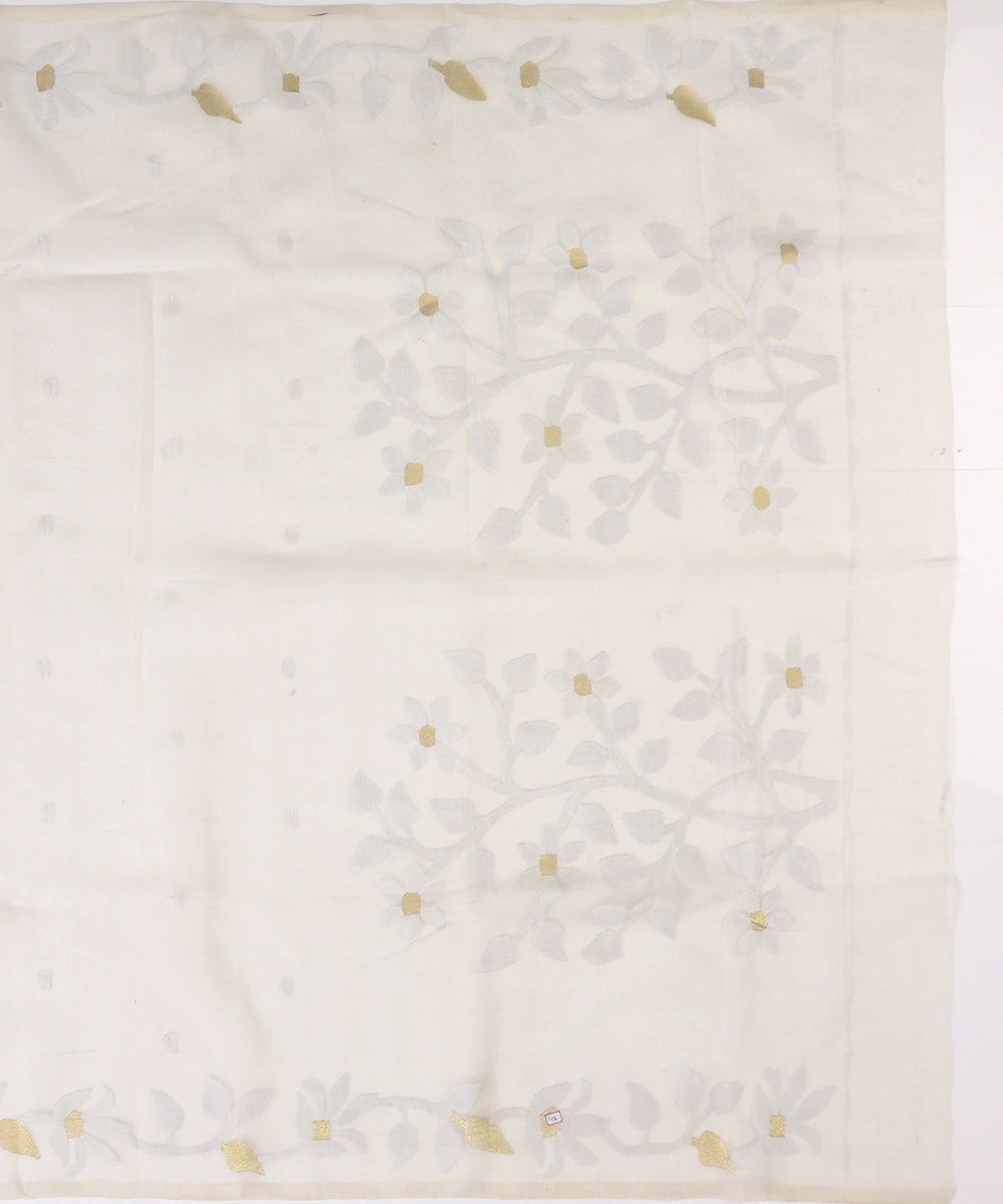 Offwhite_Handloom_Muslin_Dhakai_Jamdani_Saree_With_Floral_Border_And_Pallu_WeaverStory_05