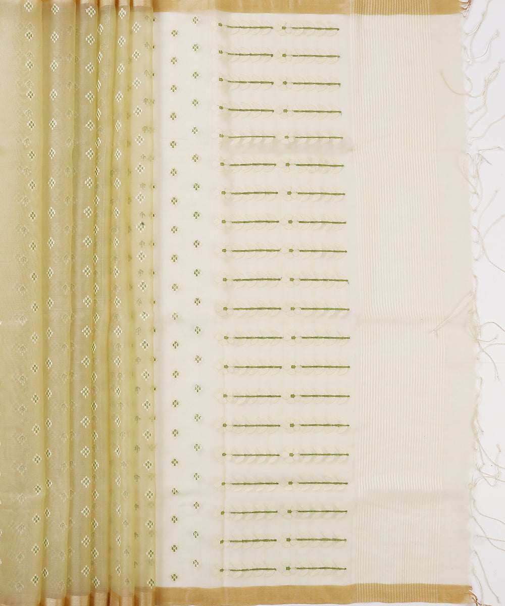 Light_Green_Handloom_Silk_Muslin_Jamdani_Saree_With_Dark_Green_Booti_WeaverStory_04