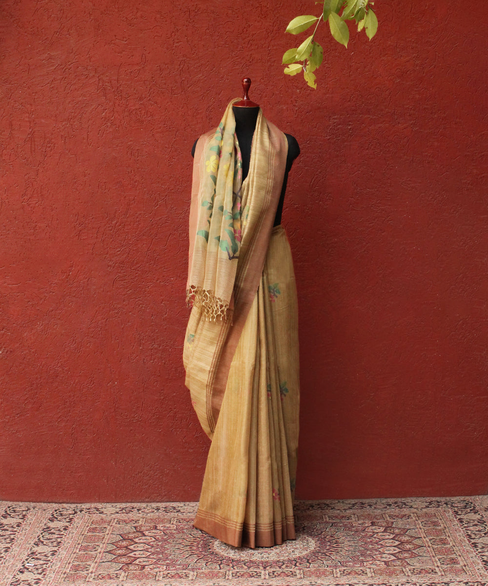 Handloom_Beige_Matka_Silk_Saree_With_Muslin_Jamdani_Pallu_WeaverStory_03