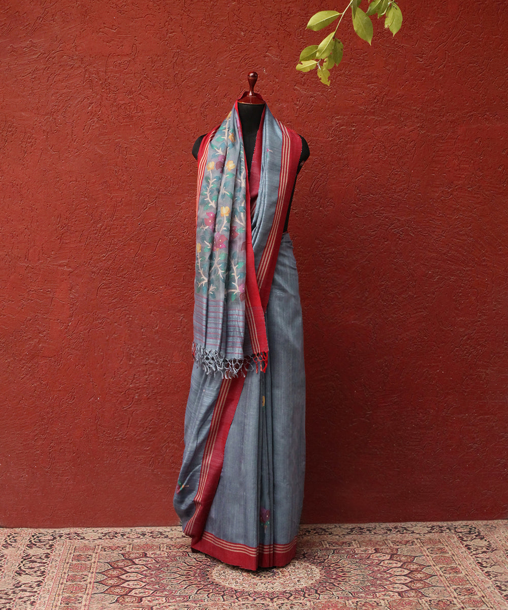 Handloom_Cement_Grey_Matka_Silk_Saree_With_Muslin_Jamdani_Pallu_WeaverStory_03