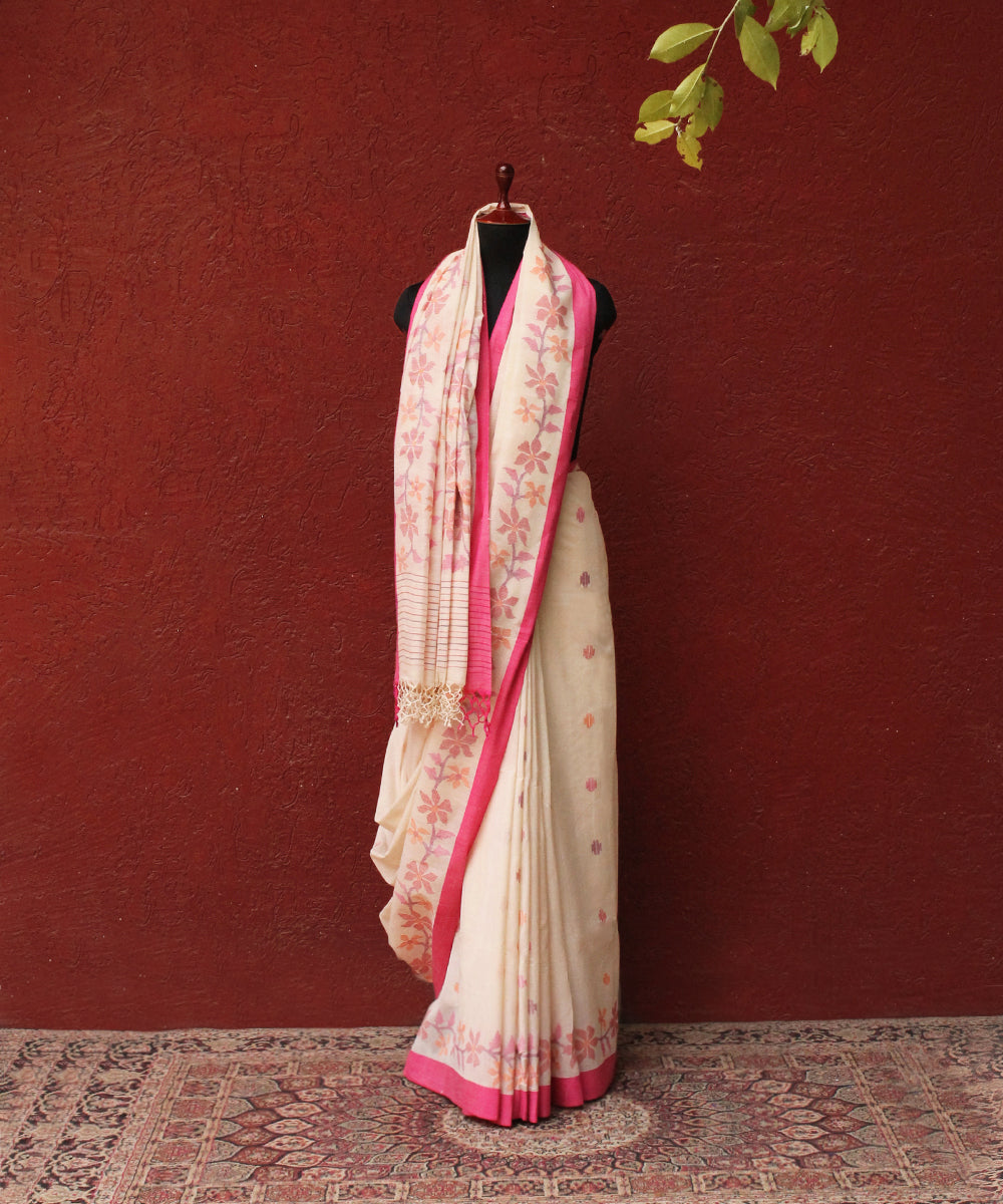 Handloom_White_Cotton_Jamdani_Saree_With_Floral_Border_Pallu_WeaverStory_03