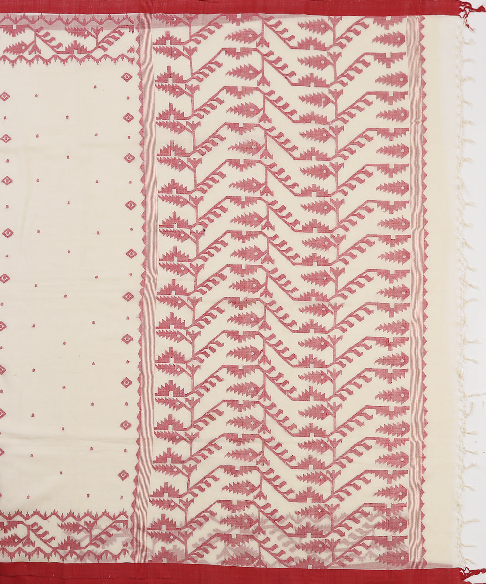 Handloom_White_Muslin_Jamdani_Saree_With_Red_Border_Pallu_WeaverStory_05