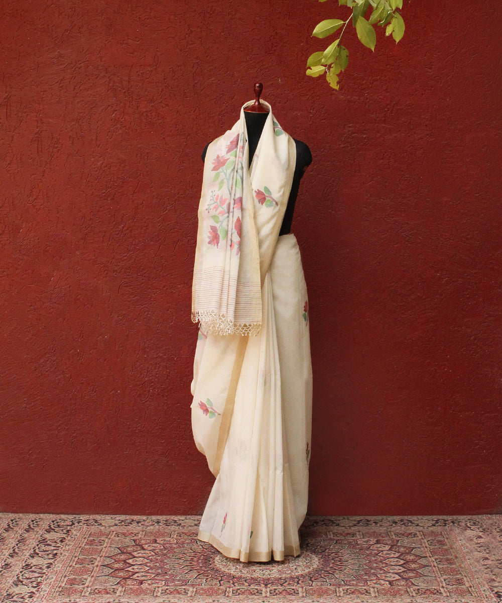 Handloom_White_Muslin_Jamdani_Saree_With_Multi_Color_Floral_Border_Pallu_WeaverStory_03